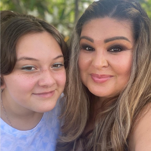 Meet your Posher, Rachael and Rey - Picture 3 of 7